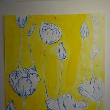 d301_tulpes_bleues_sur_fond_jaune.jpg